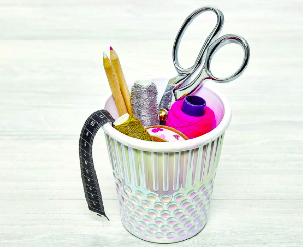 Hemline Thimble Craft Container in Pearl White